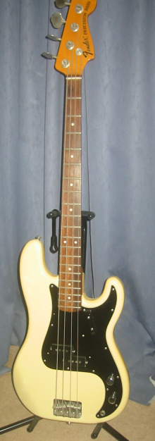 fenderj.png